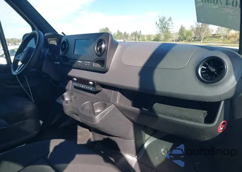 2024 Mercedes-Benz Sprinter 2500 Standard Roof 4-Cyl Diesel z USA, uszkodzony, nr VIN W1Z4KFHY3RP715939